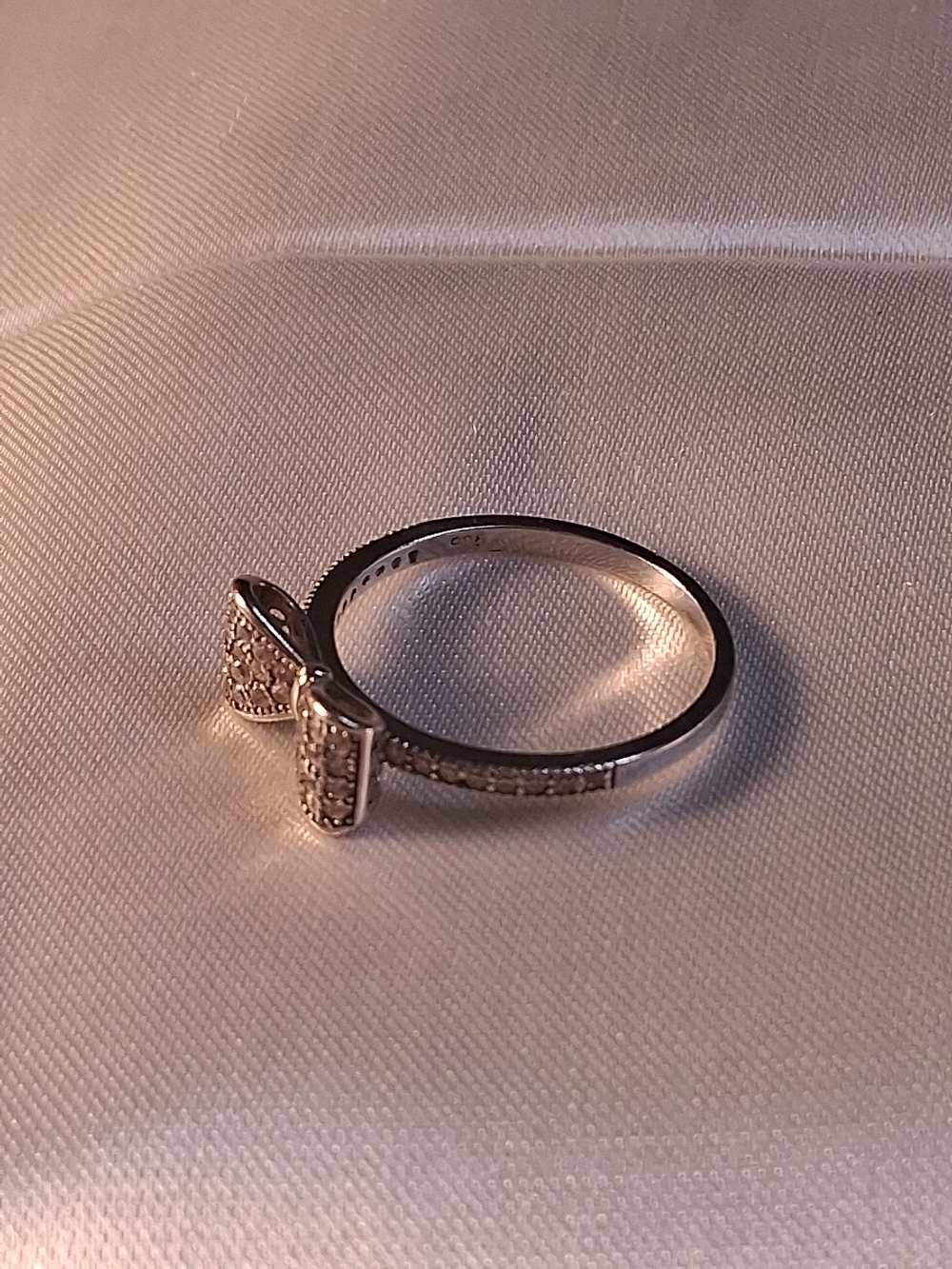 P4. 925 Sterling Silver Girlie Ribbon Bow Ring Fashionista Y2k, Stamped Size 8 - Picture 2 of 9
